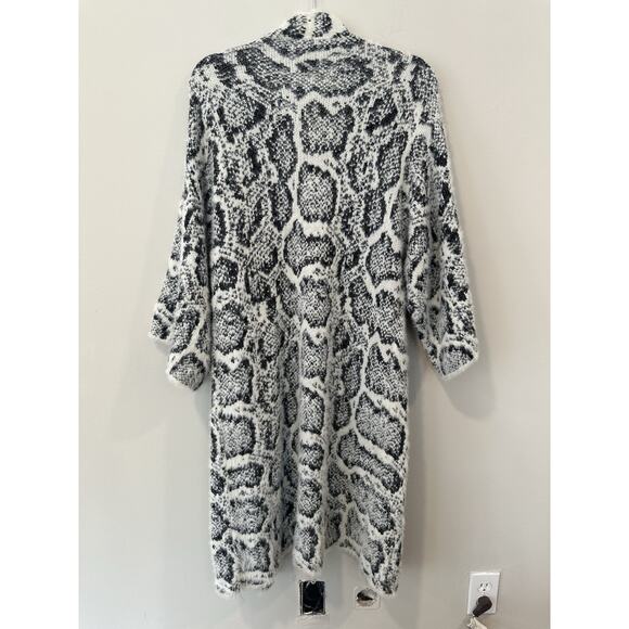 Anthropologie Akemi + Kin Sigrid Fuzzy Duster Kimono Animal P (OS) Cardigan 2212 - Picture 5 of 10